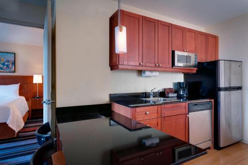 Residence Inn by Marriott New York Manhattan/Times Square - image 8