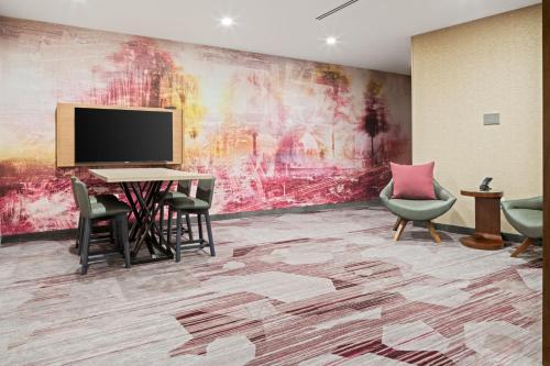 Courtyard by Marriott Houston Northeast - image 7