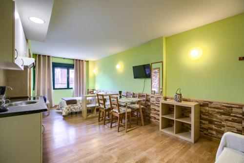 Apartamentos Barajas - image 2