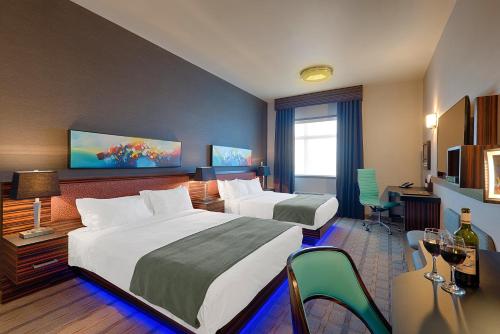 Hotel Clique Calgary Airport