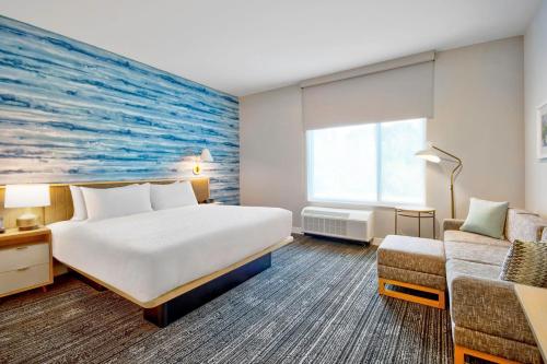 1 king bed, 1 sofa bed