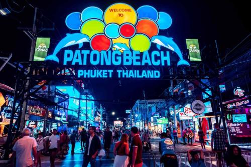 Centre Point Patong - 주변 명소
