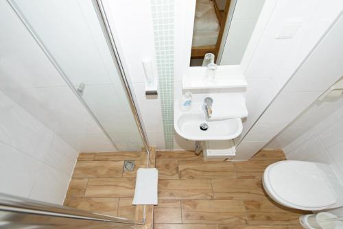 Small Double Room with Mountain and partial Lake View - First Floor