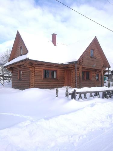3 bedrooms, 9 beds