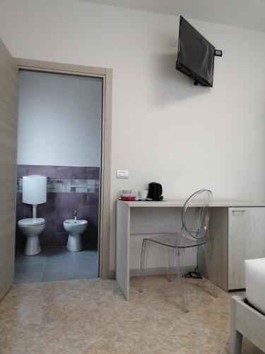 Double or Twin Room with Private Bathroom