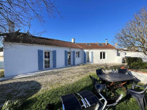 Maison de 3 chambres avec vue sur la ville jardin clos et wifi a Saint Michel en l'Herm a 8 km de la plage - Location saisonnière - Saint-Michel-en-l'Herm