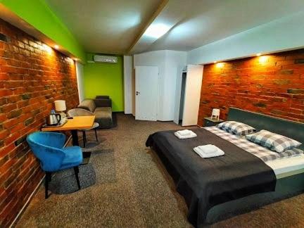 RJ Hotel - image 7