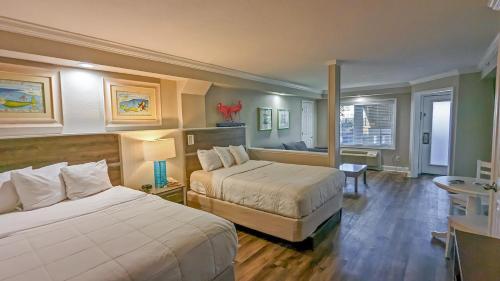 Islander Hotel & Resort