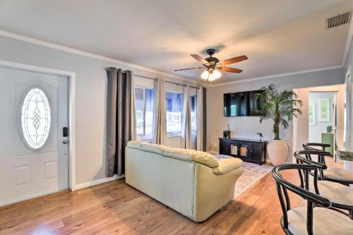 Bradenton Home with Pool and Fire Pit, 9 Mi to Beaches in Bradenton, USA