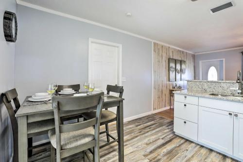 Bradenton Home with Pool and Fire Pit, 9 Mi to Beaches in Bradenton, USA