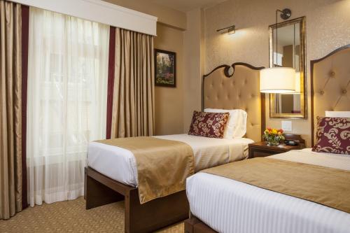 Superior Twin Room room in King George Hotel