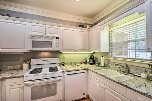 Inviting Kingwood Resort Condo in Clayton! Inviting Kingwood Resort Condo in Clayton!