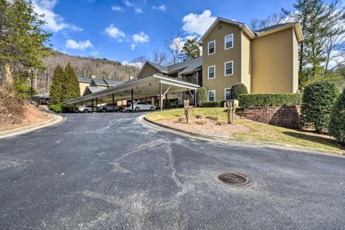 Inviting Kingwood Resort Condo in Clayton! Inviting Kingwood Resort Condo in Clayton!