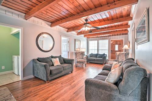 Murrells Inlet Upstairs Unit 1 Block to Beach! - main image