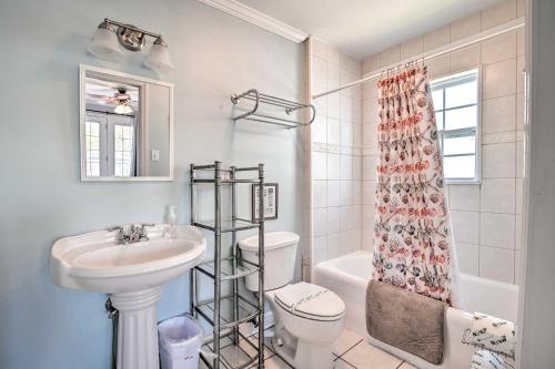 Murrells Inlet Upstairs Unit 1 Block to Beach! - image 12