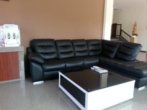 Shared lounge/TV area, Alor Villa in Alor Gajah