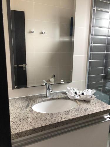 Urban Suites Apart Hotel - 샤워실