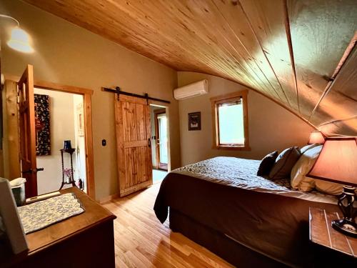 Moss Mountain Inn in เวสต์ กลาเซียร์(MT)