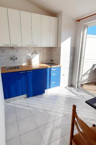 One-Bedroom Apartment with Balcony image 7