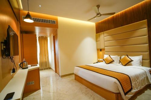 HOTEL NAKSHATHRA ROYAL STAY