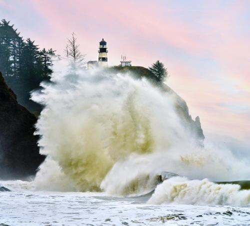 Lighthouse Oceanfront Resort