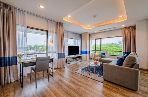 room detail thumbnail 1