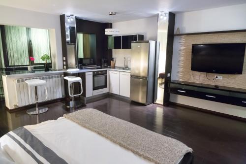 Studio G by MRG Apartments - image 6