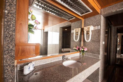 Salle de bain, Diamond Plaza Hatyai Hotel in Hat Yai