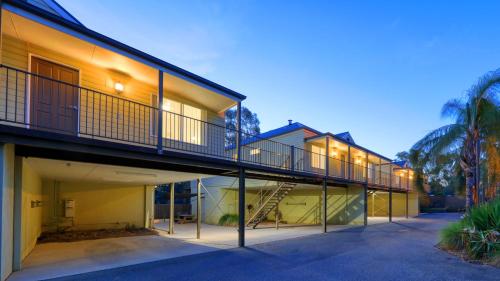 Bridges on Meninya Motel & Apartments