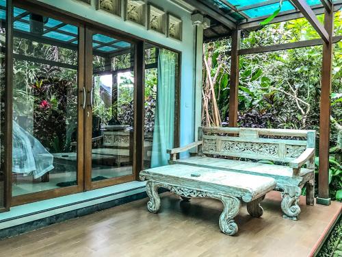 Cozy Wayan Sueta's Garden Villa 1