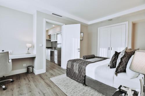 New Park Hotel - image 13