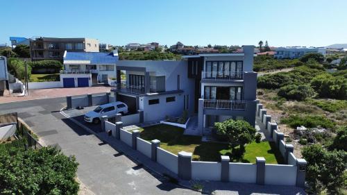 La Louwrens Bay Villa