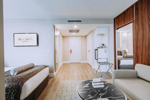 New Park Hotel - image 7