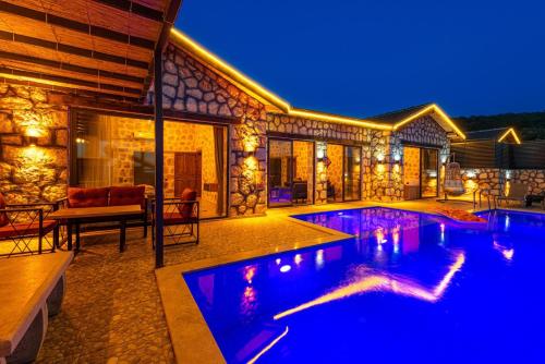 Kalkan'da 2 Yatak Odalı Jakuzili Villa-Villa Seabird - Patara Beach