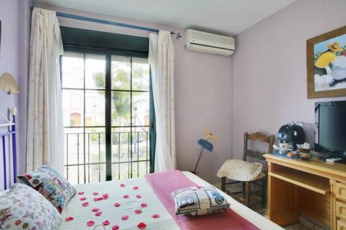 room detail thumbnail 2