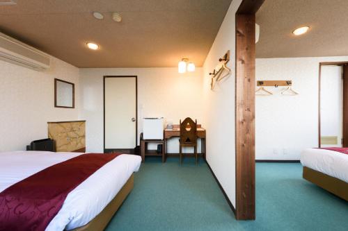 room detail thumbnail 2