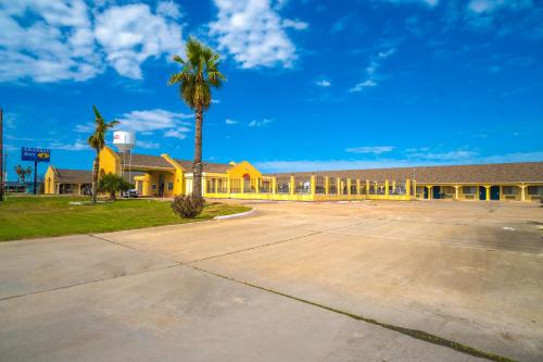 Aransas Bay Inn & Suites Aransas Pass Corpus Christi, TX By OYO