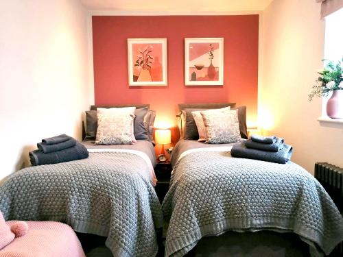 Old Coach House a Quiet Place near Town Centre - by Si Serviced Apartments