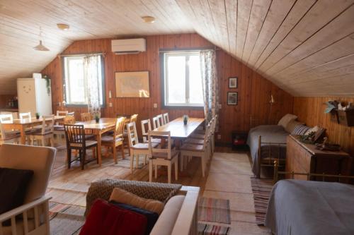 Gyttja Västergårds (Gyttja Vastergards) in ซาโล