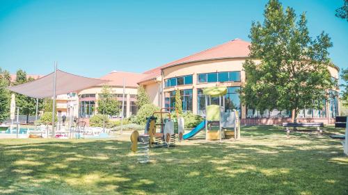 Apkārtne, Wellness Hotel Patince in Patince
