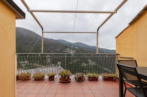 Guesthost - Volastra Cozy Apt With Terrace & Seaview - Manarola