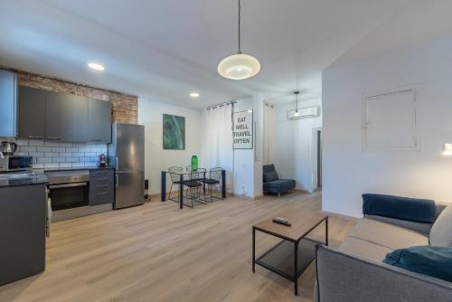 Centric Gracia Apartments - image 2