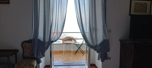 Large Double Room with Balcony and Sea View