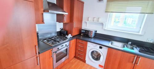 Modern Spacious 3 Bedroom City Centre Apartment - Free Parking - Private Balcony, Edinburgh (fotografie 4)