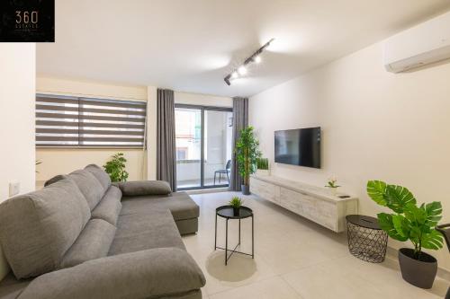 Beautiful, cozy APT just off the Promenade & WIFI by 360 Estates, Sliema (foto 2)