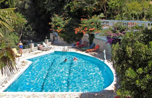 Liapades Beach Hotel Cricketer Taverna