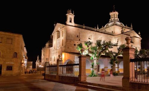 Hotel Arcos Catedral