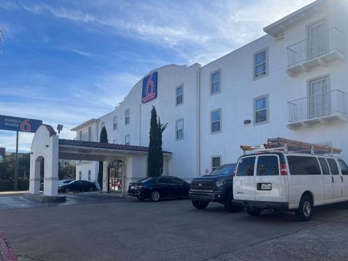 Motel 6 Dallas TX Downtown