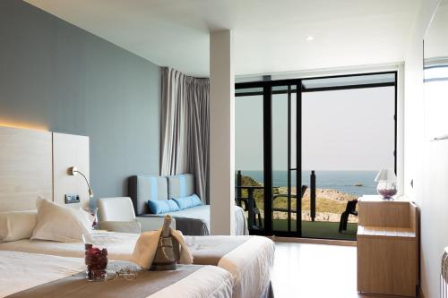 Family Room with Sea View and Terrace