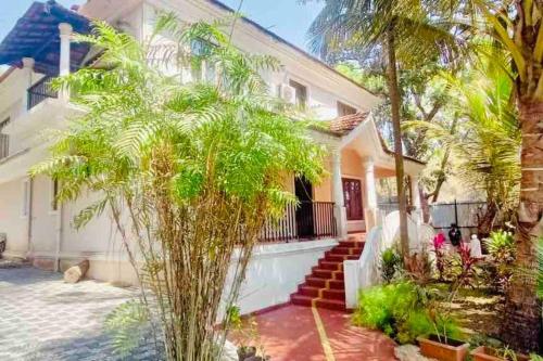 Waterfront Beach Villa In Baga with Private Pool in Goa